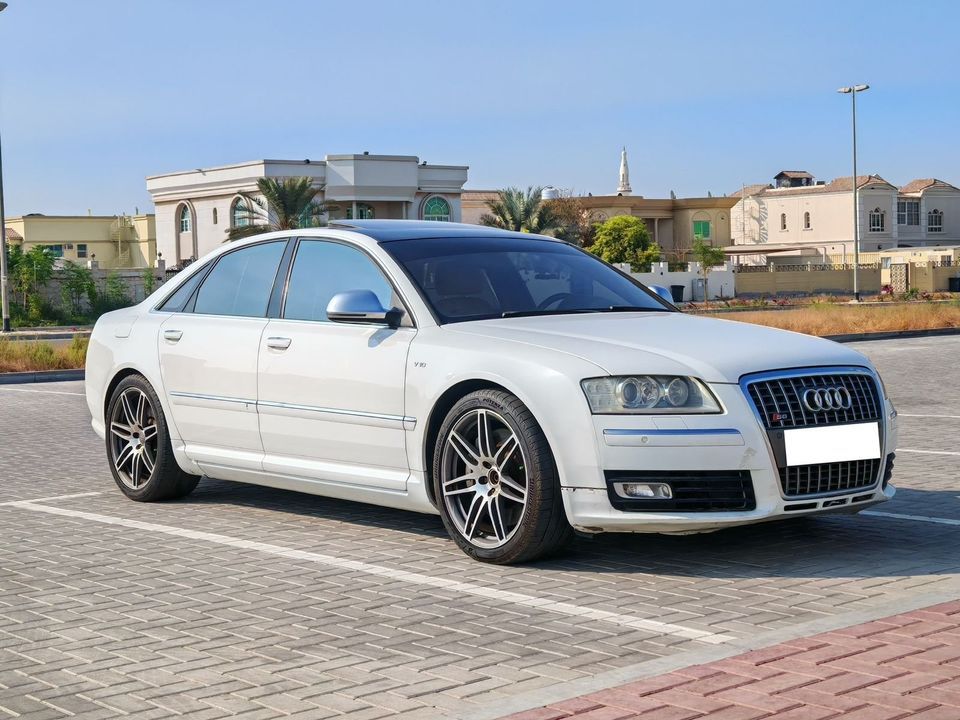 2009 Audi S8 in Dubai