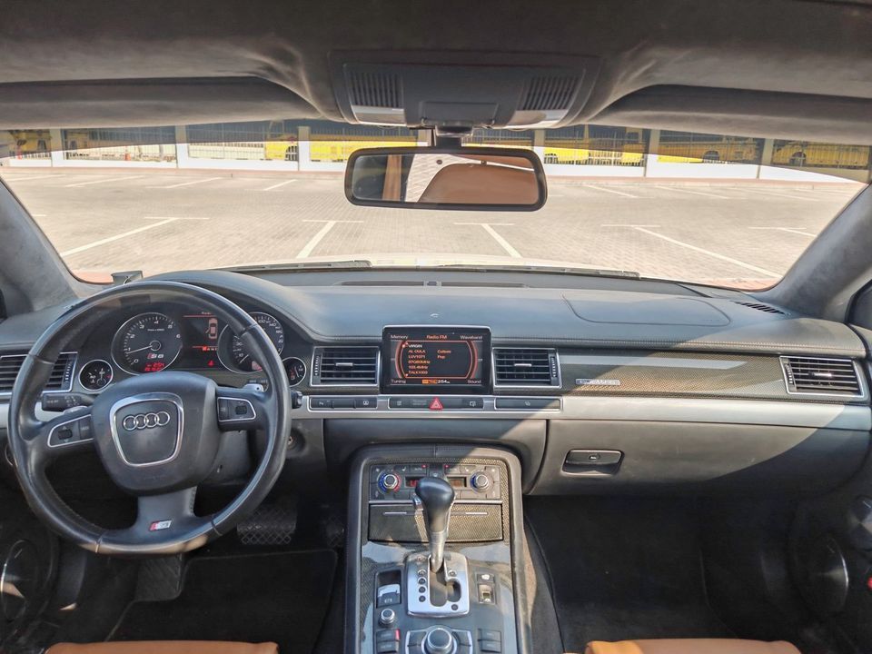 2009 Audi S8 in Dubai