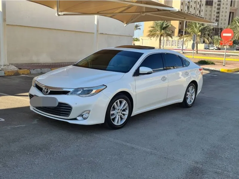 2015 Toyota Avalon in Dubai