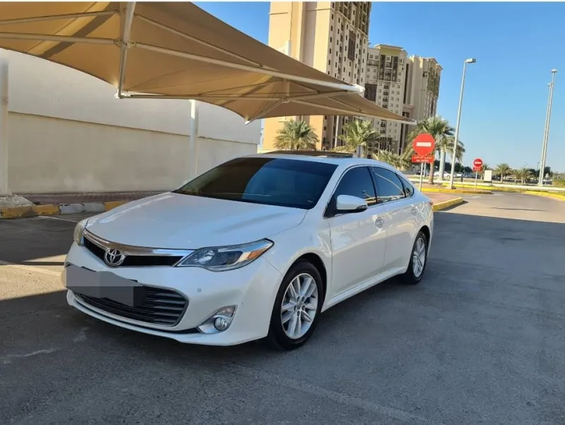 2015 Toyota Avalon in Dubai