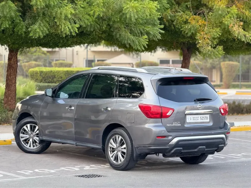 2019 نيسان باثفايندر in Dubai
