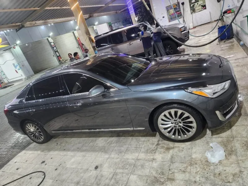 2018 Genesis G90 in Dubai