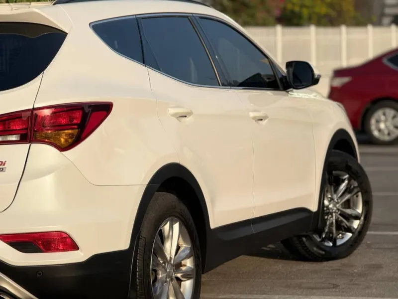 2017 Hyundai Santa Fe in Dubai