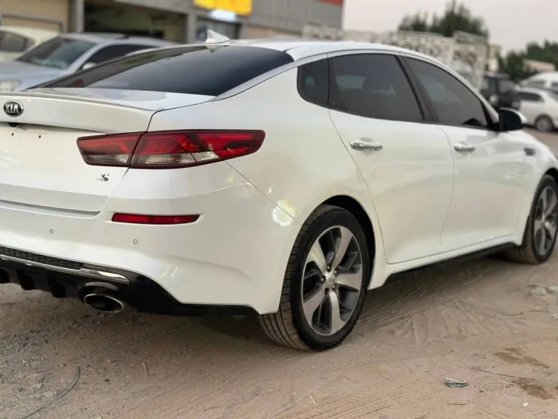 2020 Kia Optima in Dubai