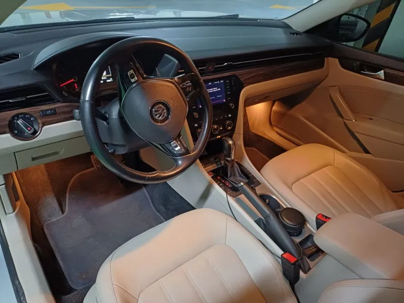 2020 Volkswagen Passat in Dubai