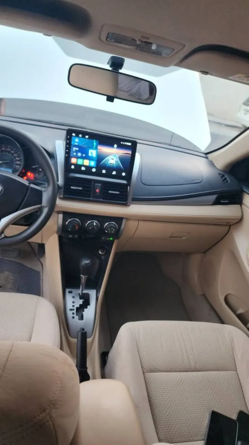 2015 تويوتا ياريس in Dubai