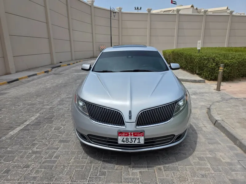 2016 Lincoln MKS in Dubai