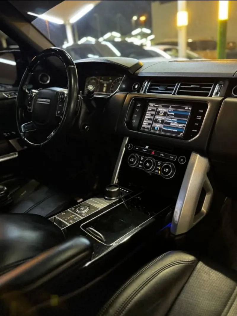 2013 Land Rover Range Rover in Dubai