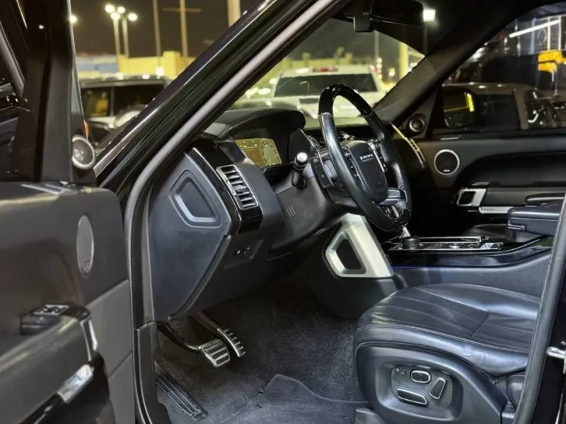 2013 Land Rover Range Rover in Dubai
