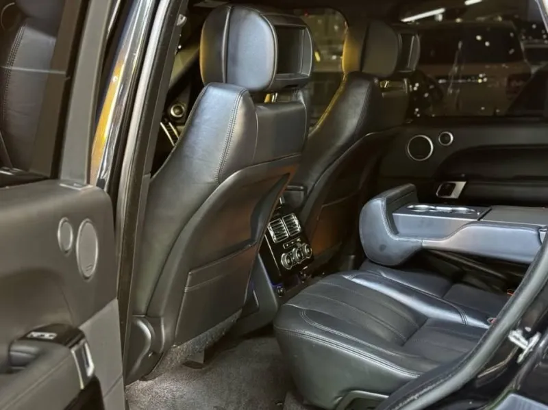 2013 Land Rover Range Rover in Dubai