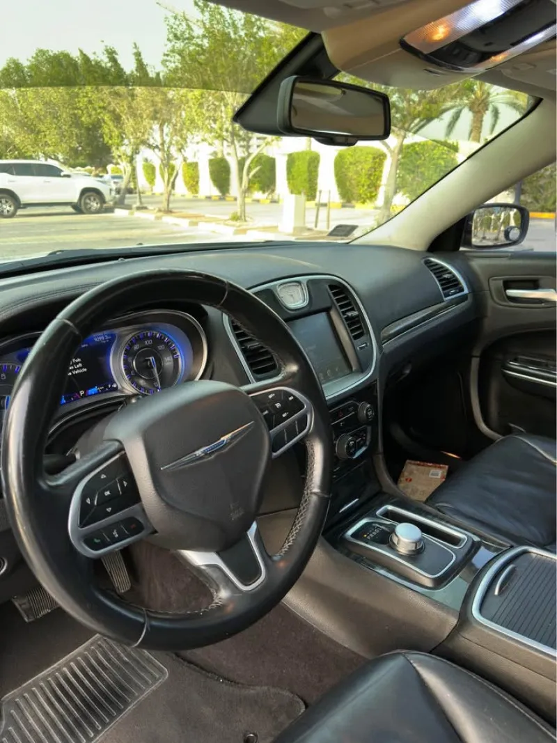 2017 Chrysler 300 in Dubai