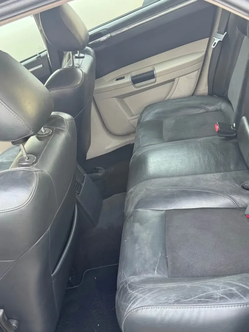 2006 Chrysler 300 in Dubai