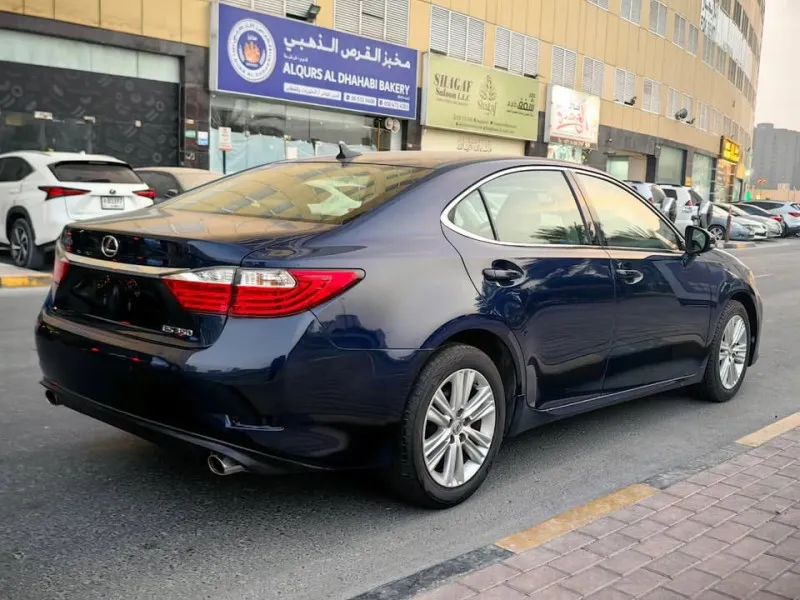 2014 Lexus ES in Dubai