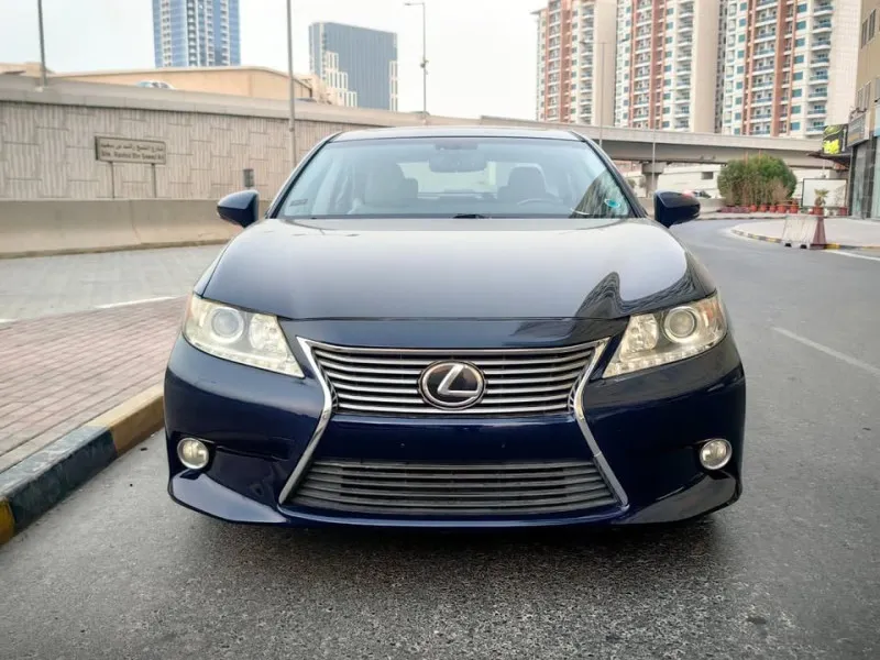 2014 Lexus ES in Dubai